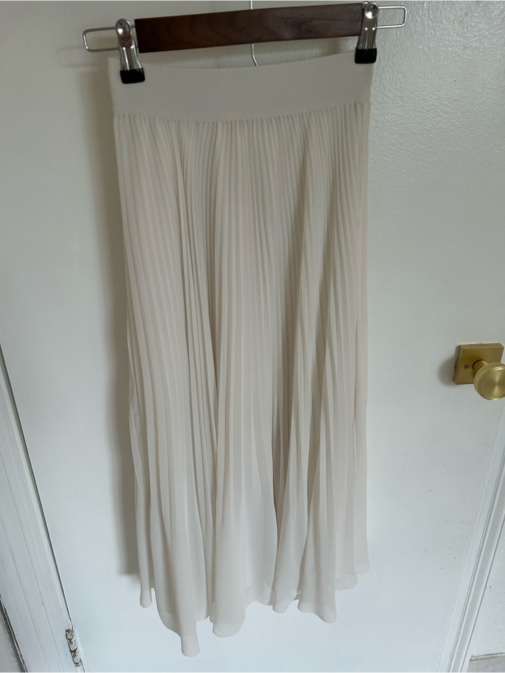 Aritzia Wilfred Pleated white Maxi Skirt - Picture 2 of 5